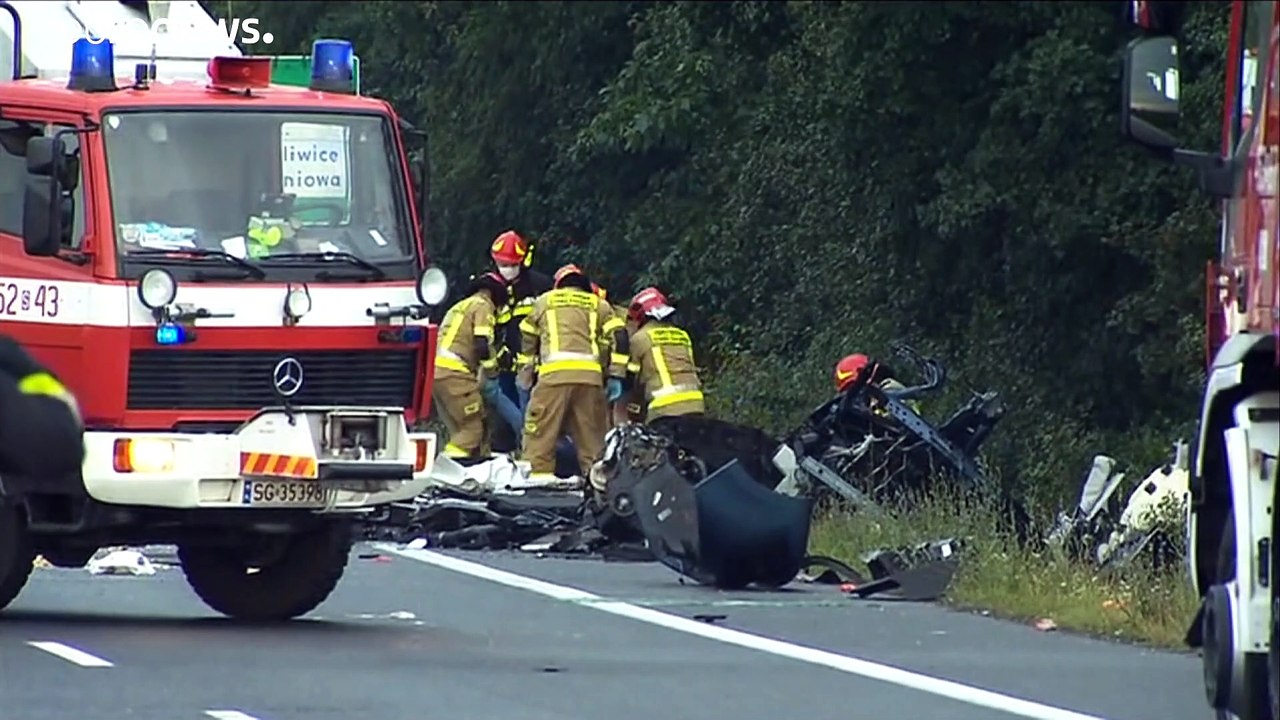 Polonia: scontro tra autobus e furgone, morti e feriti