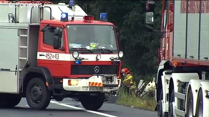 Kilencen haltak meg a karambolban