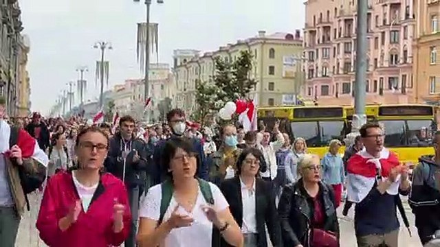 Minsk: Zehntausende Menschen demonstrieren erneut gegen Lukaschenko