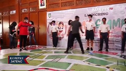 Siswa Kurang Mampu Mendapat Bantuan Ponsel