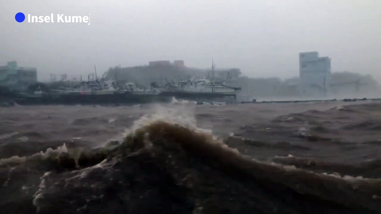 Taifun 'Maysak' zieht über den Süden Japans hinweg