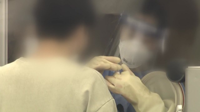 [뉴스라이브] 오늘부터 서울 마스크 착용 의무...거리두기 3단계로 오르나 / YTN