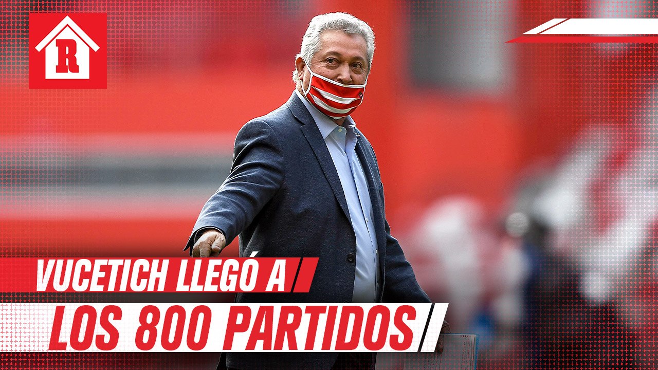 Chivas celebró a Víctor Manuel Vucetich por sus 800 partidos dirigidos en Liga MX