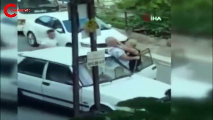 Trafikte saldırdığı kadın tekvandocu çıkınca dayak yedi