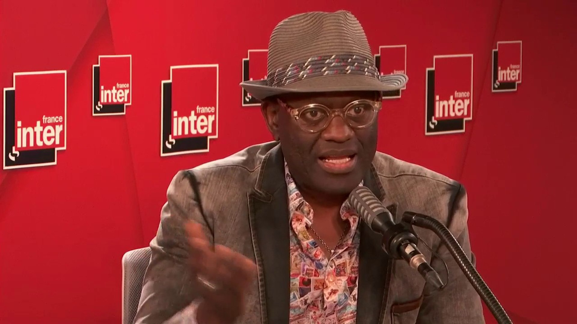 Alain Mabanckou : "Je ne suis pas très favorable à la démolition de  l'histoire. Ma culture n'est pas une culture des statues (...). Mais je ne  vais pas déboulonner des statues, parce