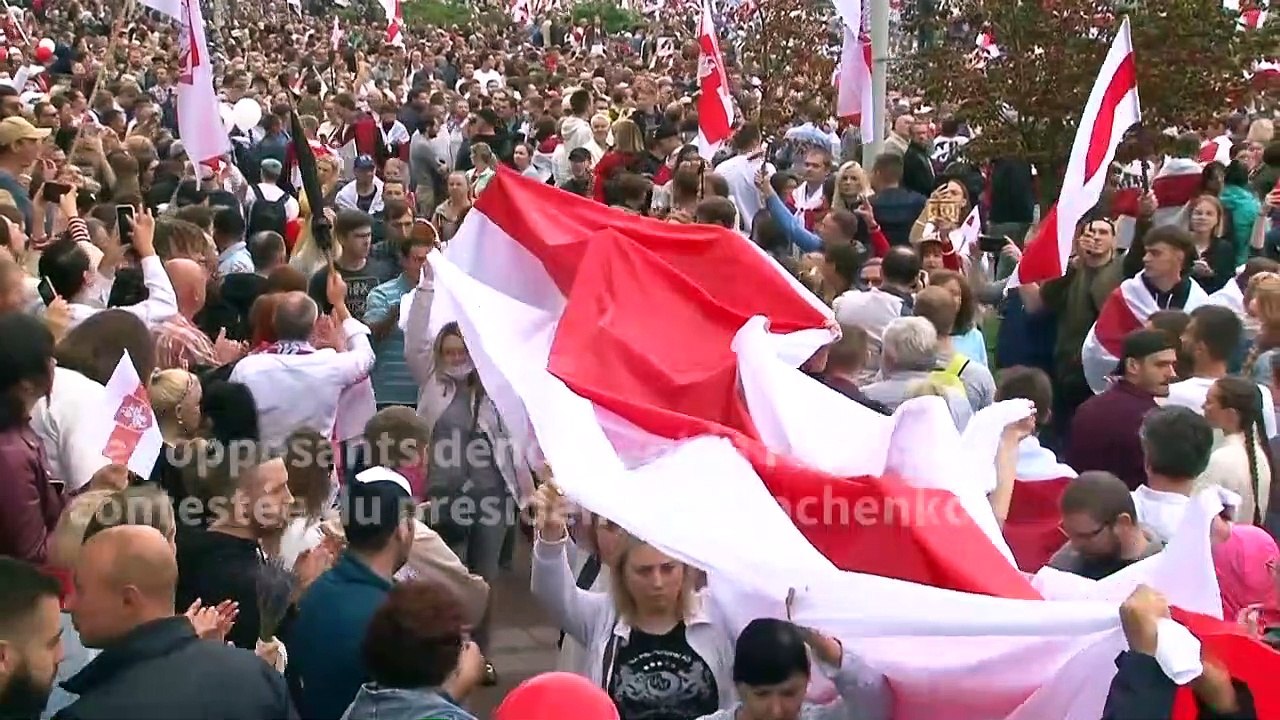 Mobilisation massive au Bélarus, mais Loukachenko n'entend pas céder