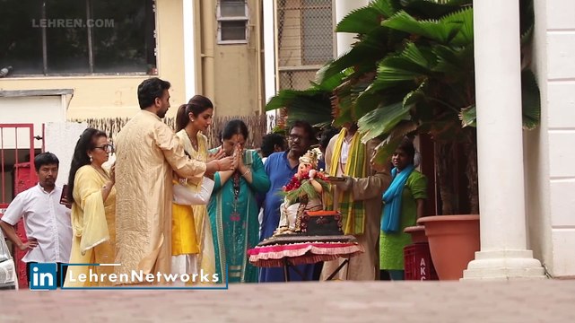 Shilpa Shetty Does Ganpati Visarjan At Home