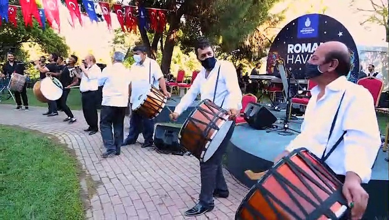 Roman Havası etkinliğine büyük ilgi: İstanbullular oyun havalarıyla coştu
