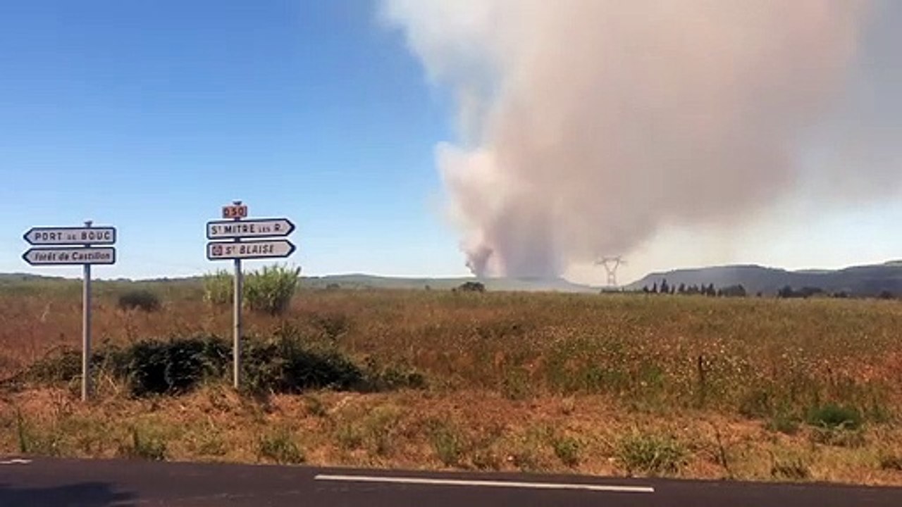 Départ de feu entre Fos et Istres vers l'étang de Lavalduc