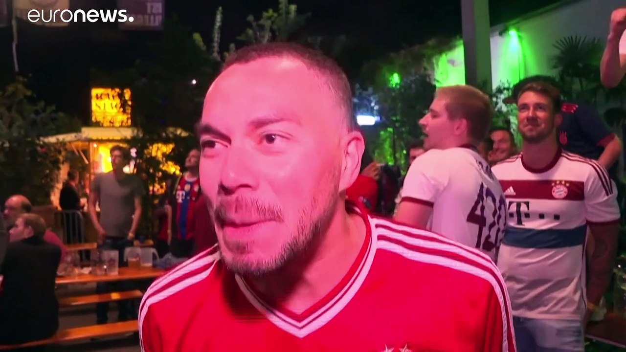 Έξαλλοι πανηγυρισμοί για τους οπαδούς της Μπάγερν Μονάχου