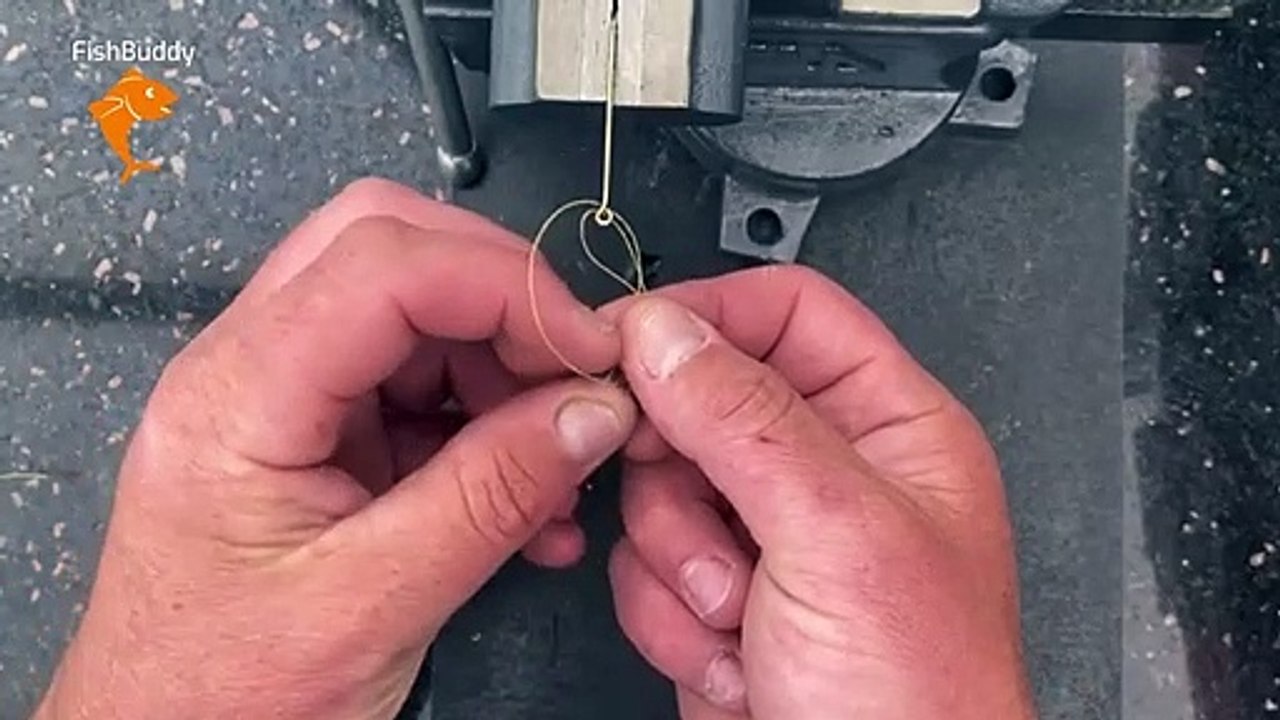 How To Tie Fishing Knots No.1 - How to Make a Uni Knot - Fishing Tips and Guides
