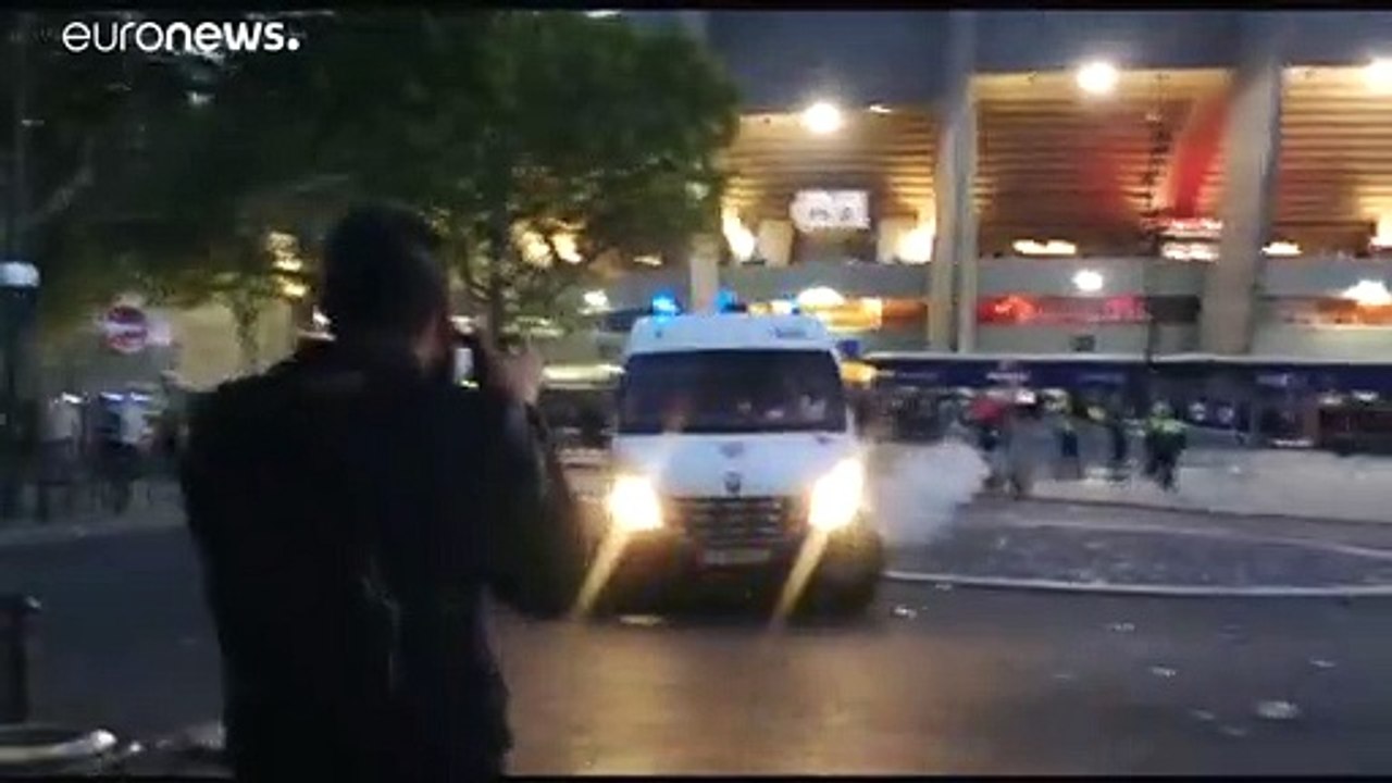 شاهد.. أعمال عنف خلال مباراة بايرن ميونخ وباريس...