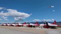 Türk Yıldızları'ndan Ahlat ve Çarho'da Malazgirt uçuşu