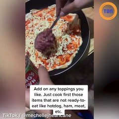 Une astuce incroyable qui permet de faire une pizza sans pâte à pain !