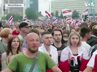 Belarus Cumhurbaşkanı Otomatik Tüfek ve Çelik Yelekle Göründü