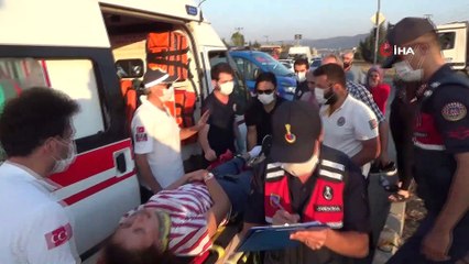 Ticari araçlar kavşakta çarpıştı: 7 yaralı