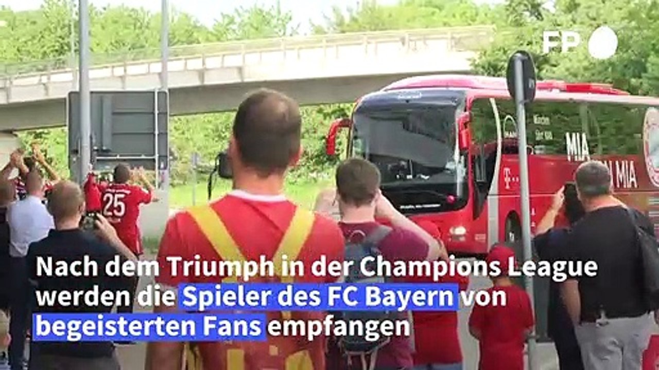 Fans empfangen FC Bayern in München
