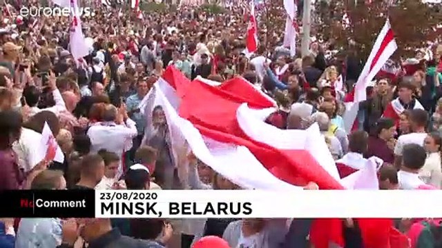 Belarus protests: Lukashenko brandishes rifle as he leaves helicopter