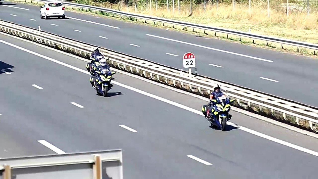 Yamaha 1300 FJR des douanes Françaises.