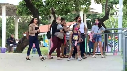Familias disfrutan del Centro Histórico de Managua