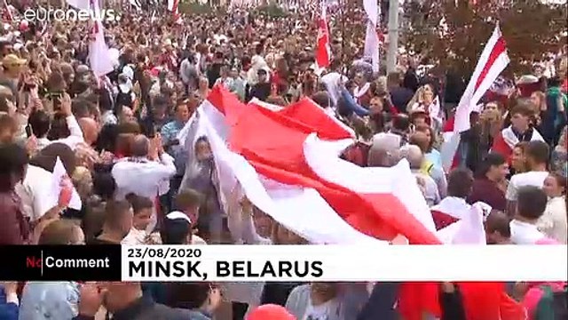 Bélarus : Loukachenko se montre en tenue de guerre à Minsk