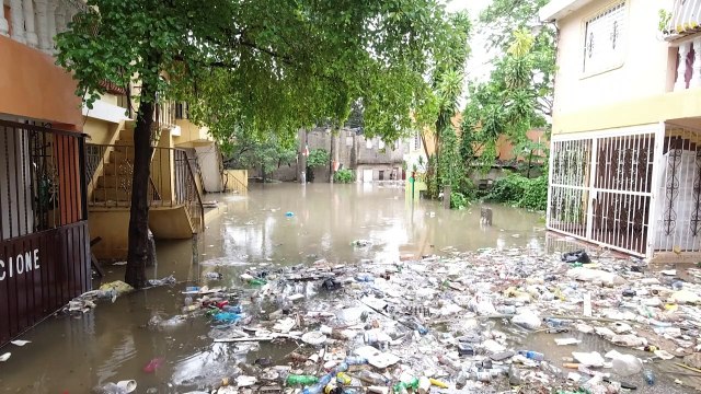 Tempestade Laura deixa rastro de destruição