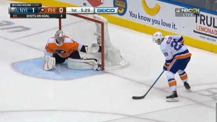 Carter Hart robs Brock Nelson with his glove