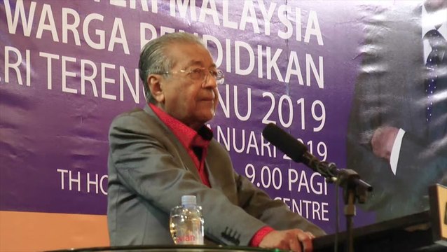 Dr M tells educators to help pupils master English language
