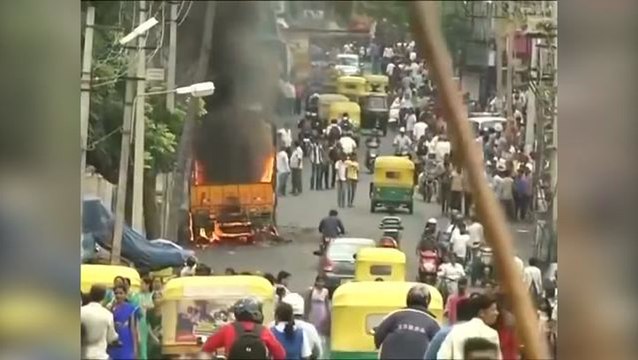 India river water protests turn violent