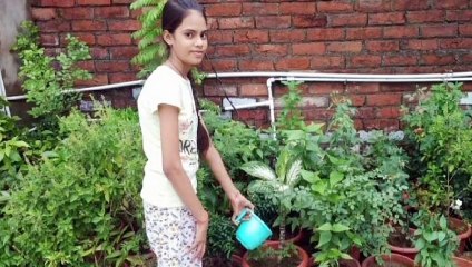 इटावा: पर्यावरण को बचाने के लिए छात्रा दे रही संदेश