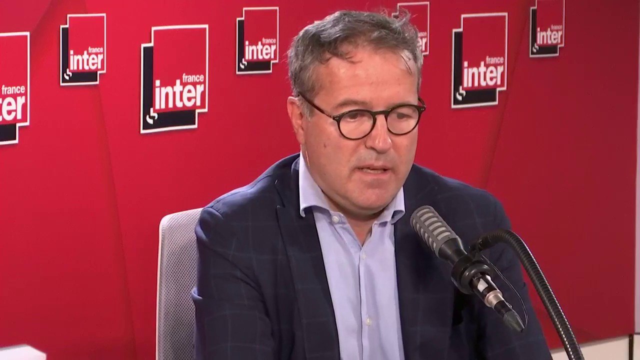 Martin Hirsch : "Il me semblait utile de donner un point de vue, celui de ce qu'on a vécu dans les hôpitaux. J'ai entendu qu'on remettait en cause toutes les évacuations sanitaires qui avaient eu lieu. J'ai voulu qu'on sache pourquoi on l'avait fait."
