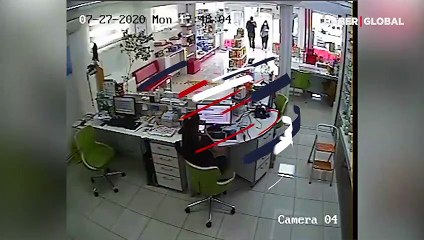 İnsanlıktan çıktı! Türk Eczacıları Birliği, meslektaşlarına saldırı görüntüsünü paylaştı