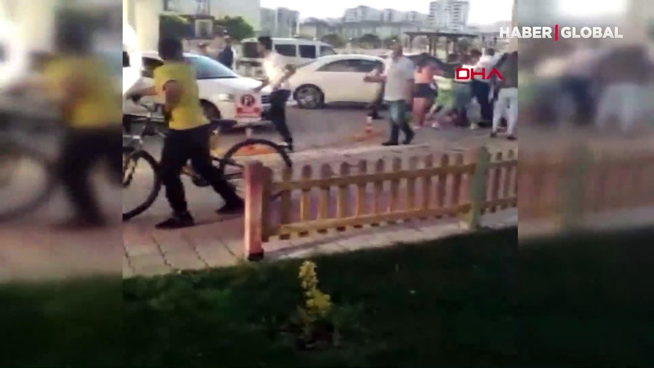 Aileler arasındaki kavgayı, polis havaya ateş açarak bitirdi
