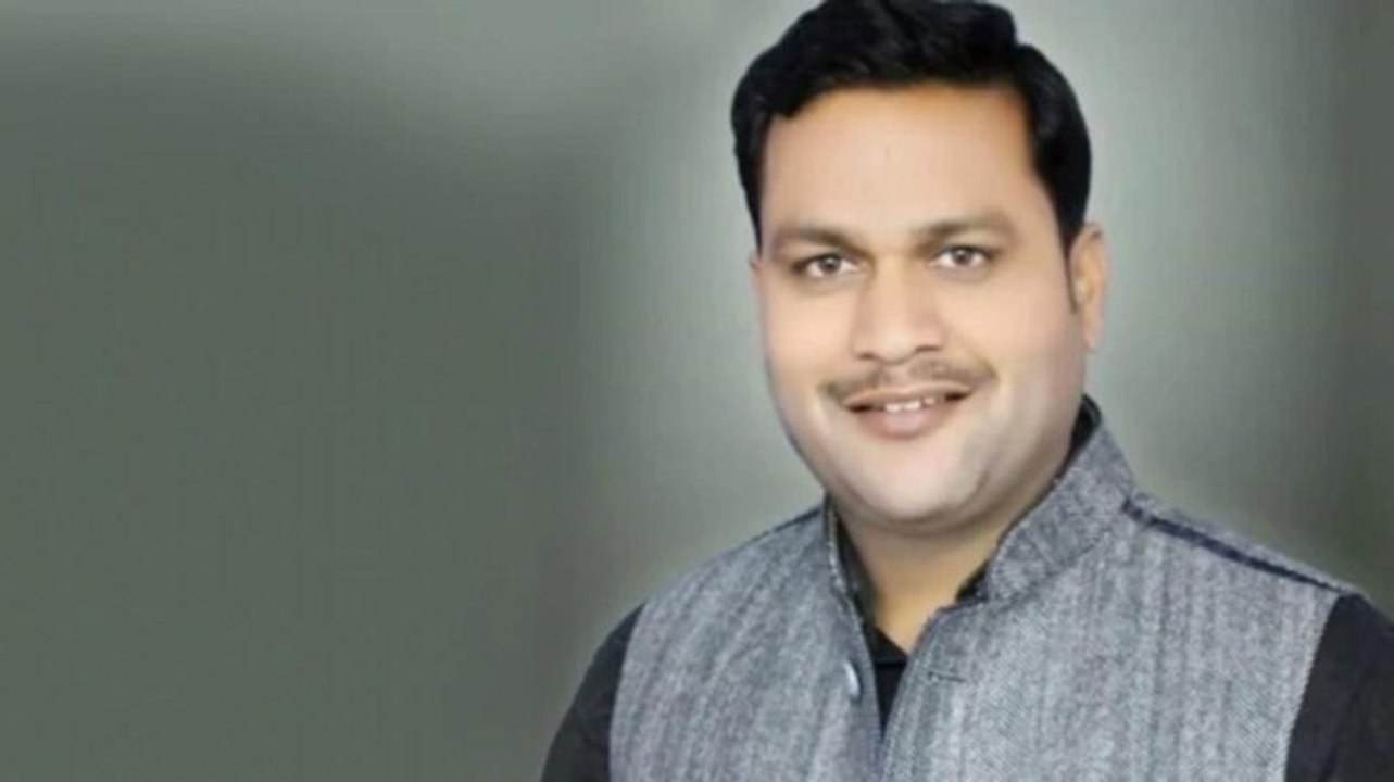 Yogi Adityanath announces Rs 10 lakh ex gratia to journalist's family, assures action against accused