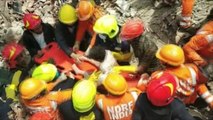 Así fue el rescate de un niño de 4 años tras el derrumbe de un edificio en la India