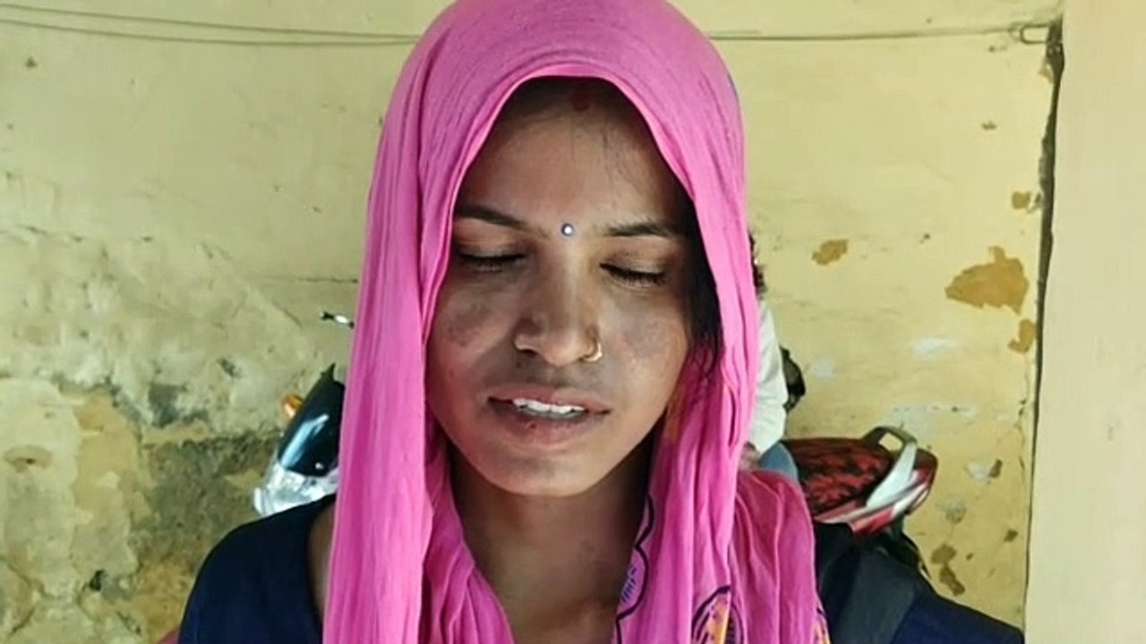 मां के साथ बैक गई मासूम बच्ची लापता बच्ची गायब...