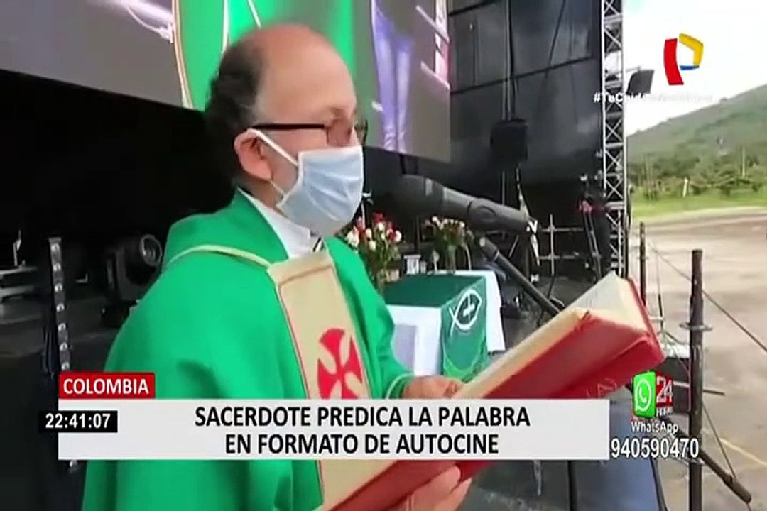 Colombia: sacerdote predica la palabra de Dios al estilo de autocines