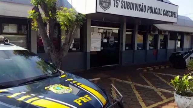 Caminhonete S-10 é recuperada pela PRF após abordagem na BR-277; um casal foi levado à delegacia