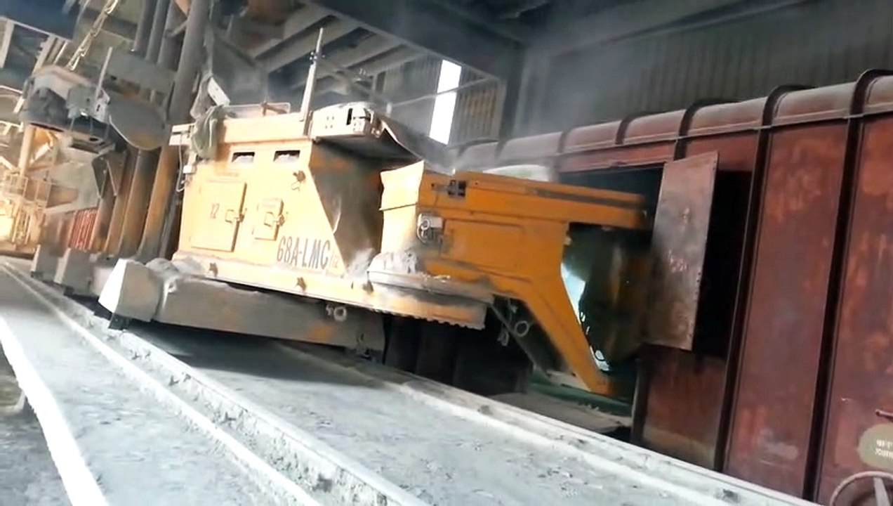cement loading in train