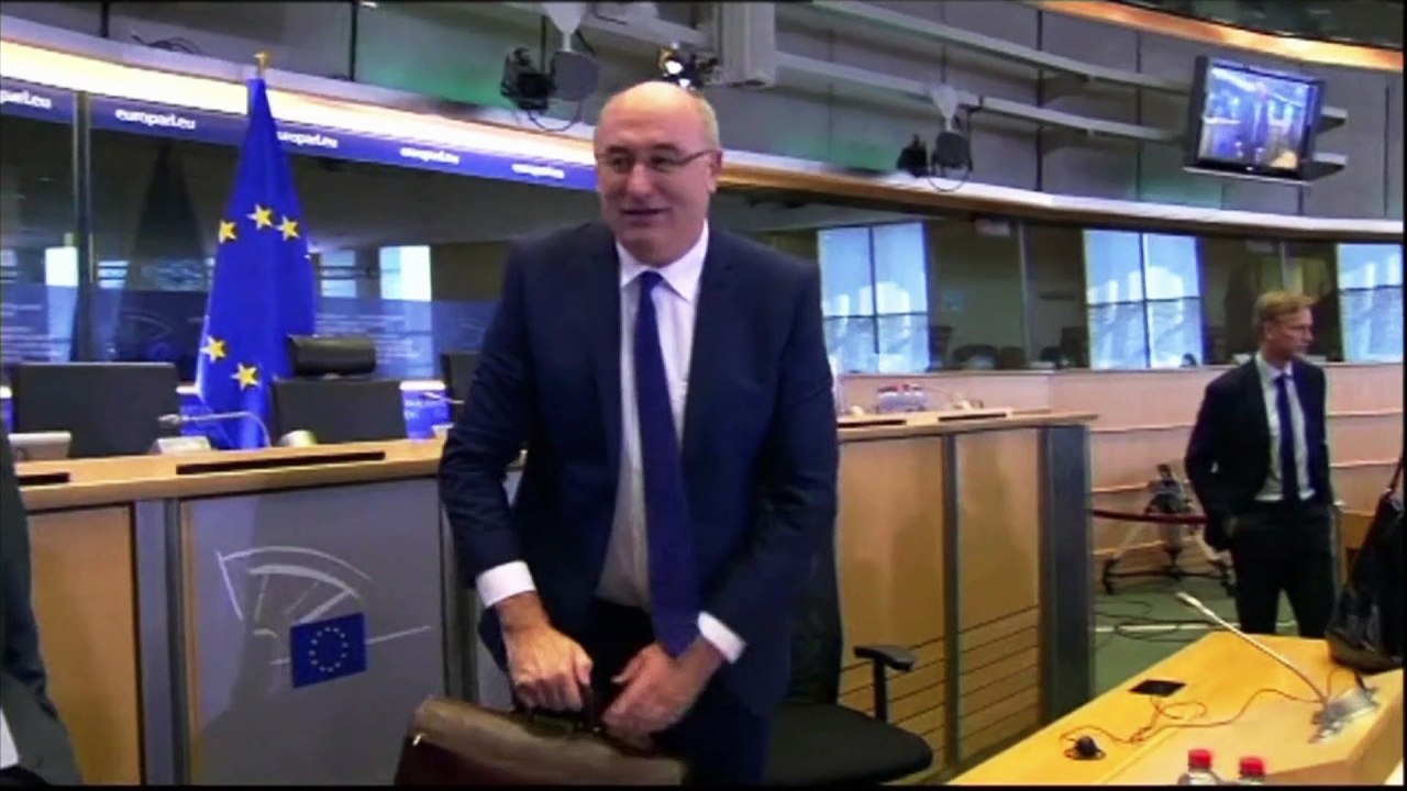 Verstoß gegen Corona-Regeln - EU prüft Verhalten von Handelskommissar Phil Hogan