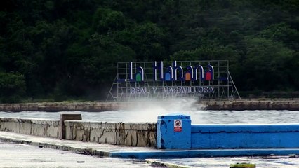 Laura se converte em furacão no Golfo do México