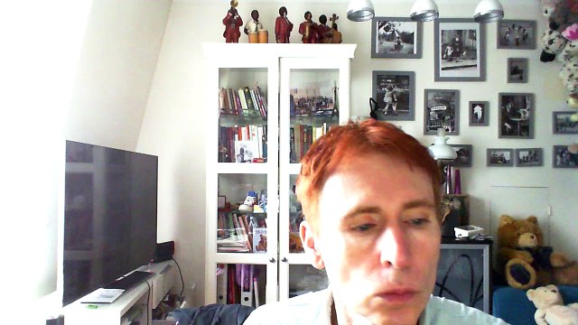 Wiwi égratigne une voix me dit fais le