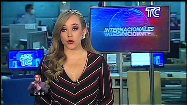 Socorristas y perros entrenados buscan sobrevivientes en un derrumbe registrado en India