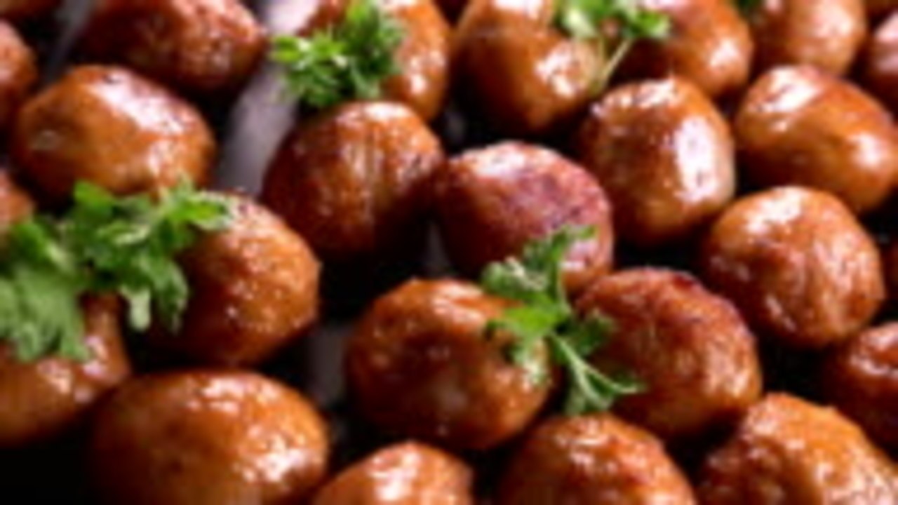 5 Easy Ways to Make Tastier Meatballs