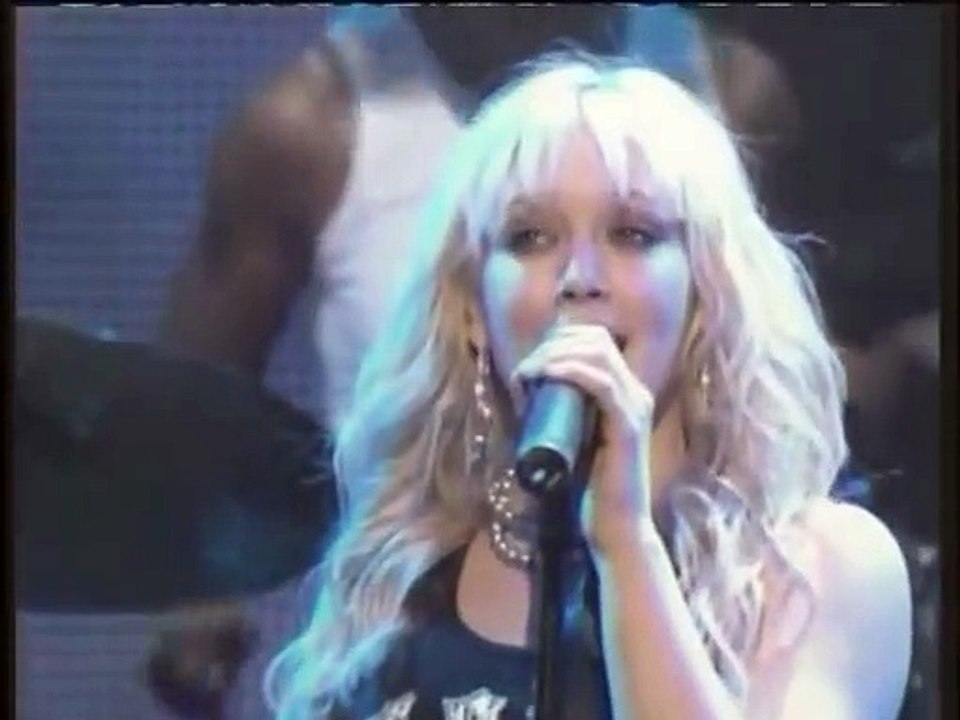 Hilary Duff - What Christmas Should Be (Live @ Jingle Ball Rock)
