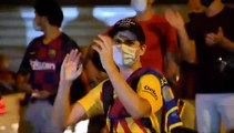 Aficionados del Barcelona se manifiestan en la sede del club al grito de «Bartomeu, dimisión»