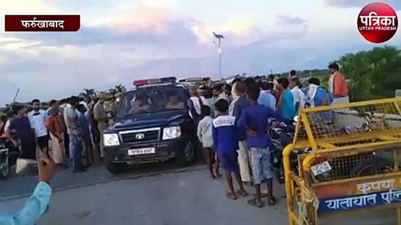 गंगा नदी में 4 युवक डूबे