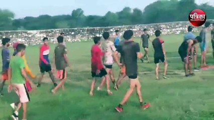 Watch video : छुट्टी पर आए फौजियों ने गांव में लगाए विशेष एक्सरसाइज पॉइंट, युवा बहा रहे पसीना