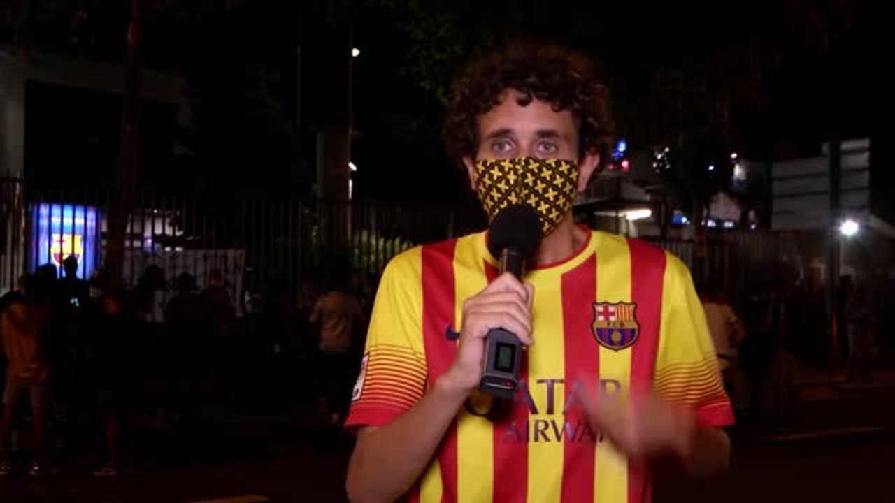 Fans fume at Barca's board after Messi's transf...