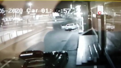 - Çekmeköy'de eğlence merkezinde çıkan silahlı kavga kamerada